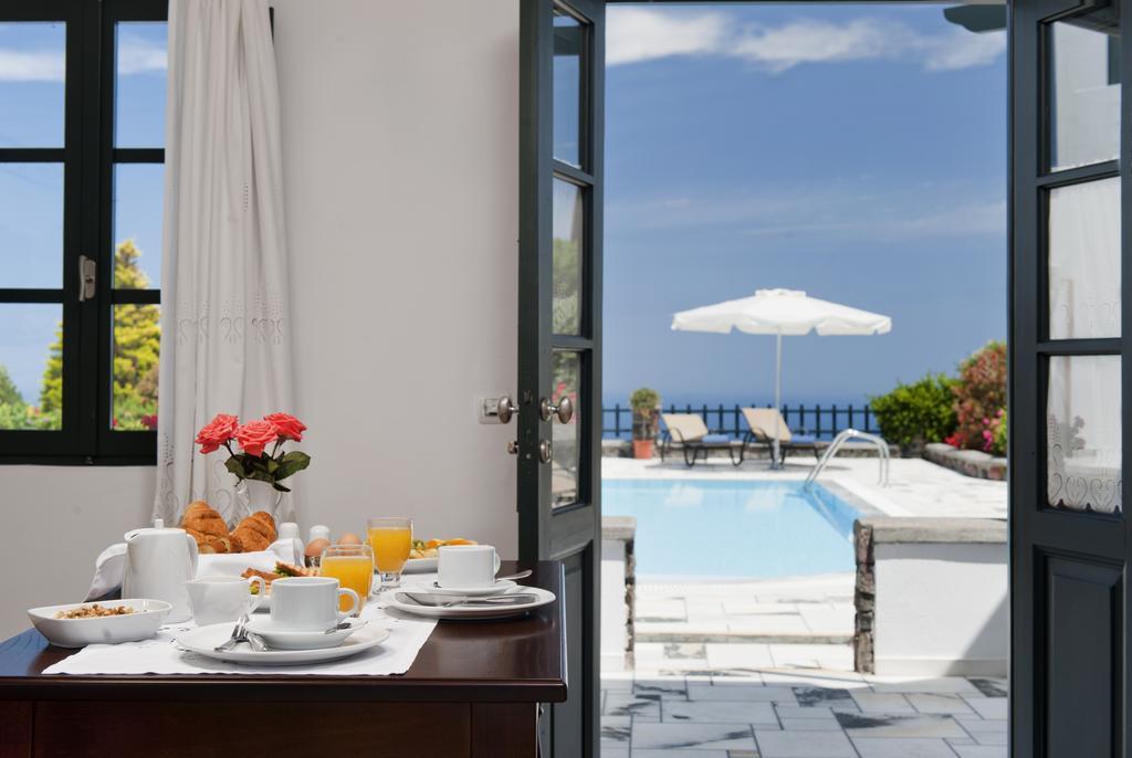 Anthonas Apartments Imerovigli  Bilik gambar