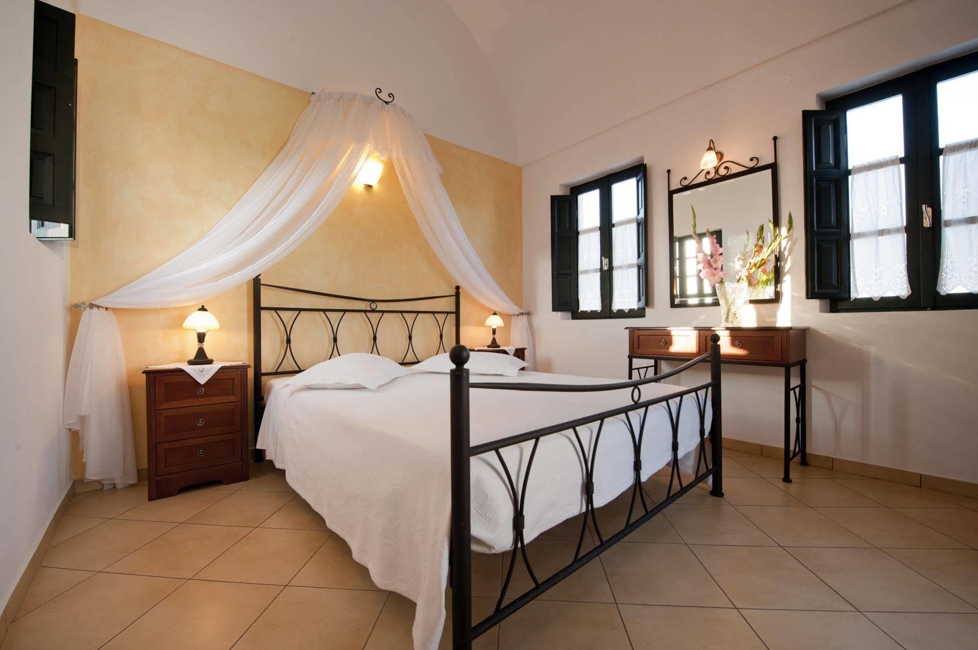 Anthonas Apartments Imerovigli  Luaran gambar